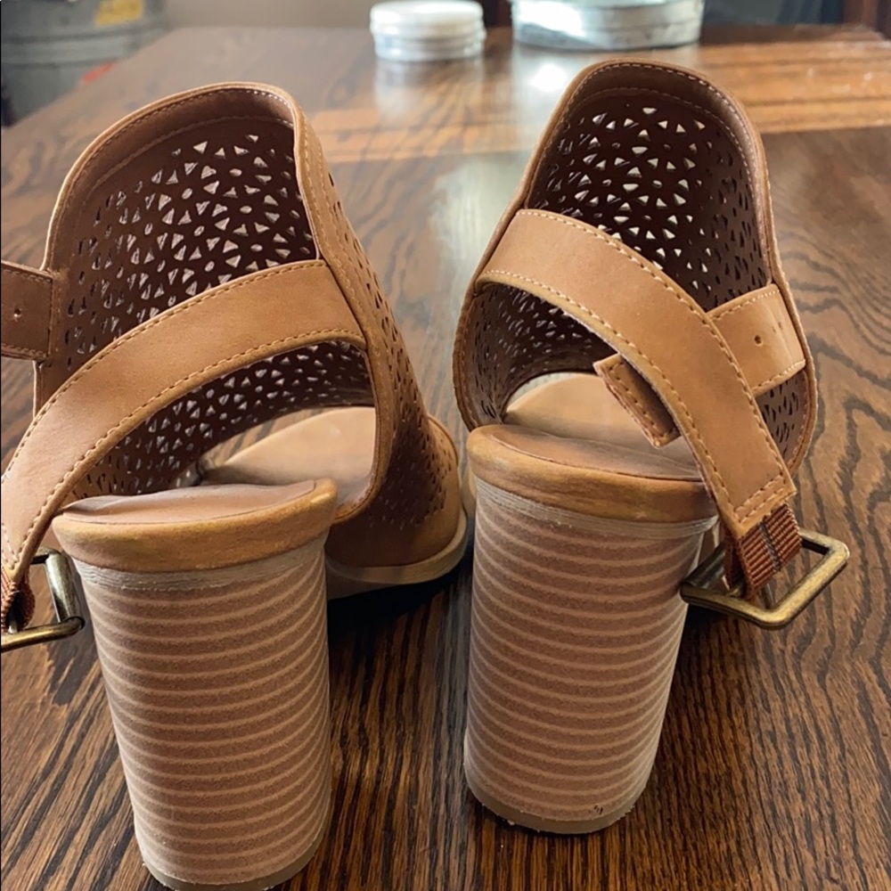 Target Heels - Picture 4 of 5